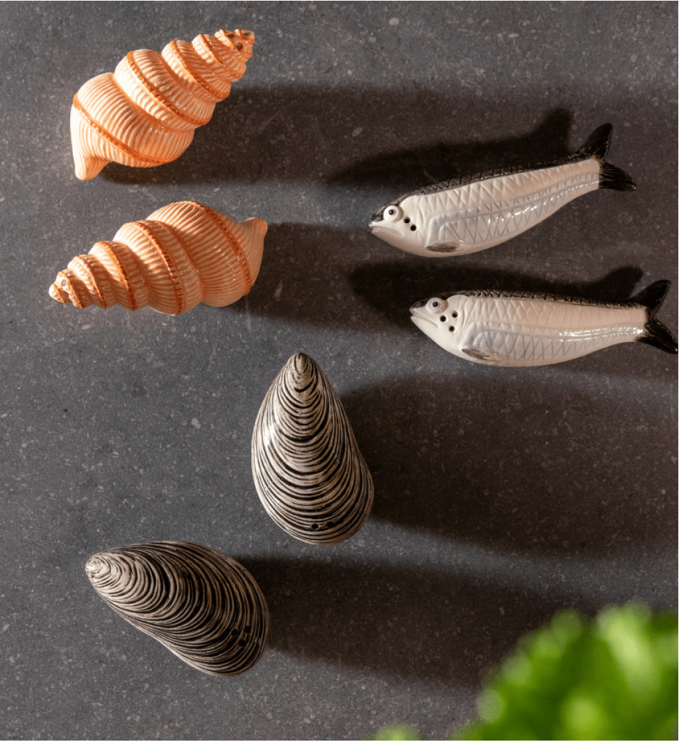 &k amsterdam salt and pepper shaker mussel