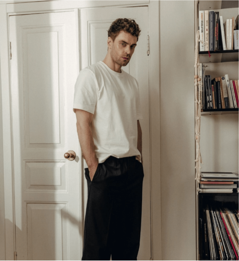 BAZHANE oversized T-shirt milk