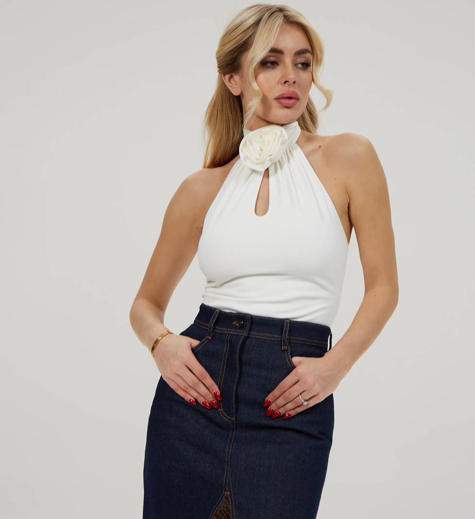 be:POSH cream top with rose