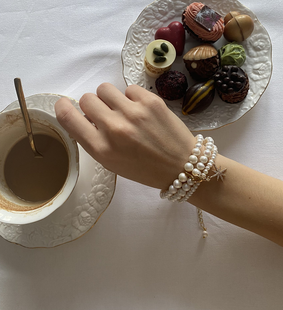 Grains De Verre "MORNING STAR" Bracelet with pearls Gold
