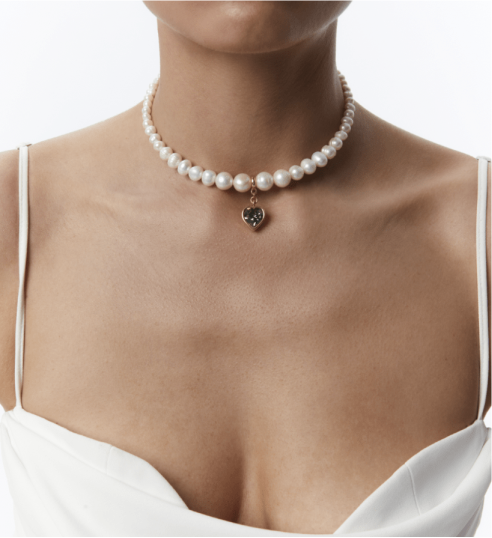 Grains De Verre Pearls Choker With Grey Heart Gold
