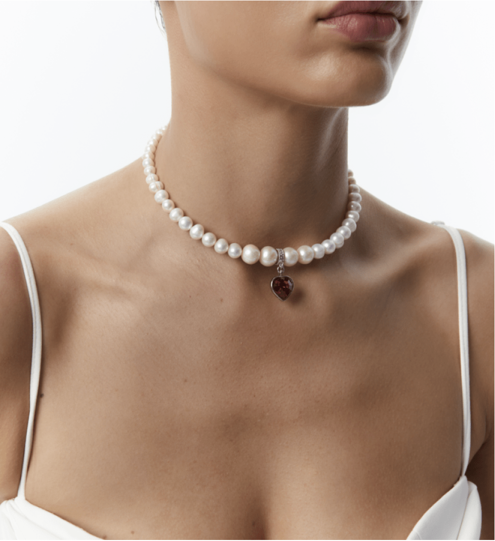 Grains De Verre Pearls Choker With Red Heart Silver