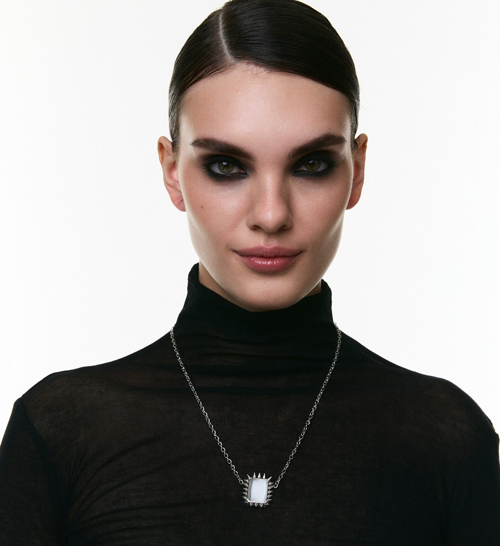 Grains De Verre "RUE CAMBON" Nacklace Silver White