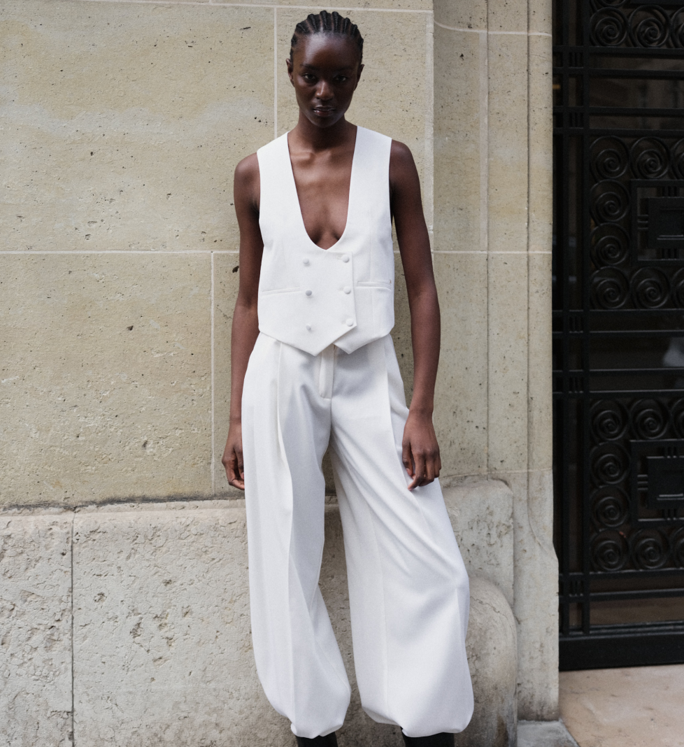 HAVRY suit “MONOLITH COLLECTION” milky