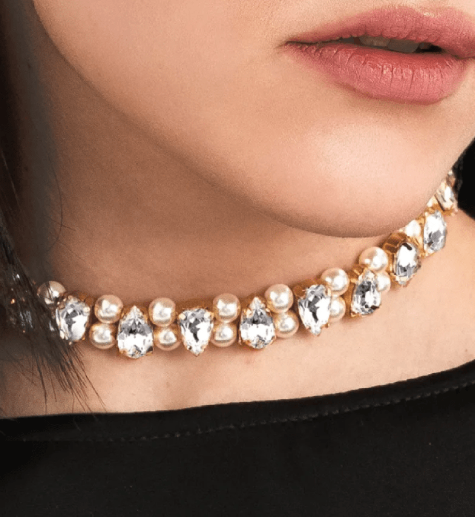 Honch Studio Choker Louise with rhinestones and pearls White