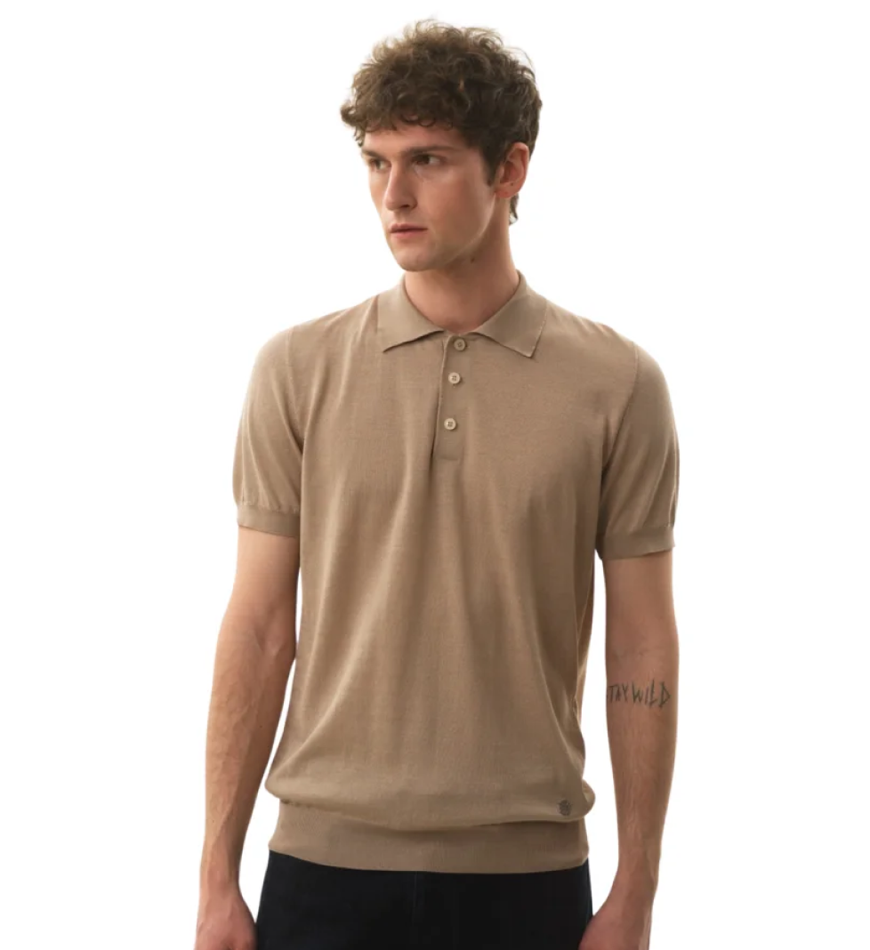 HRECHKO Polo with short sleeves and a button down beige