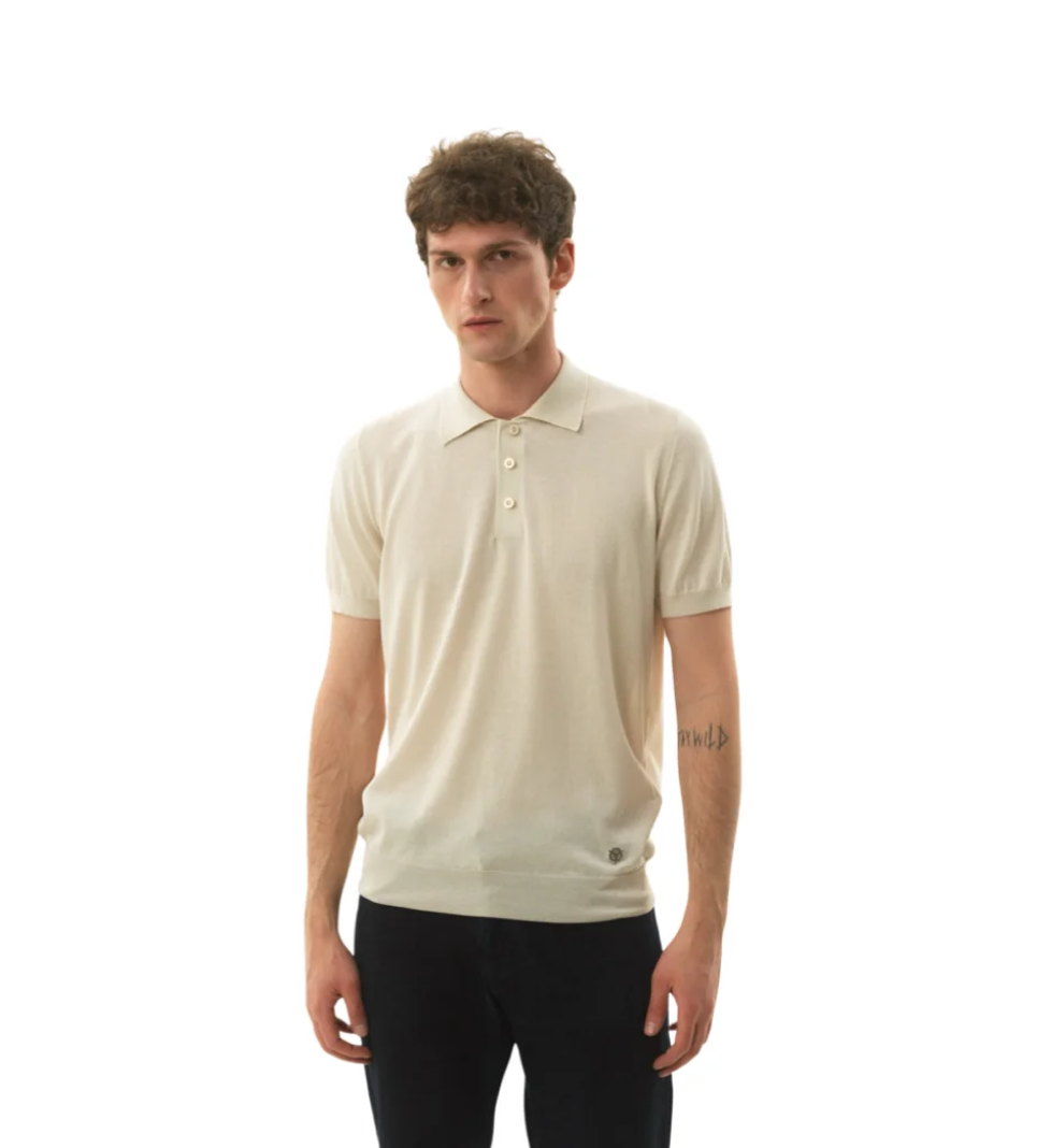 HRECHKO Polo with short sleeves and a button down milk