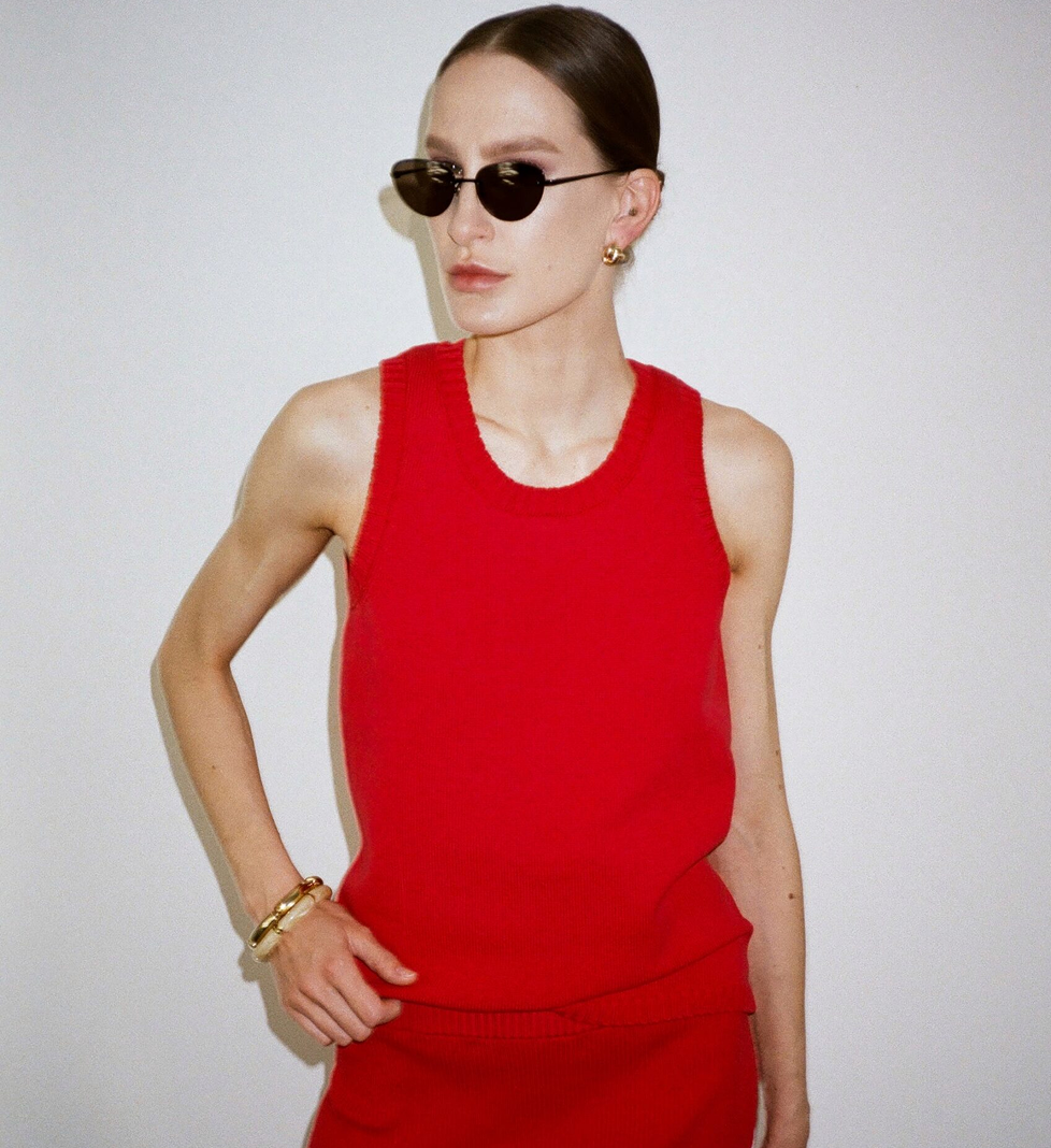 Katerina Kvit cotton knitted T-shirt with open back red