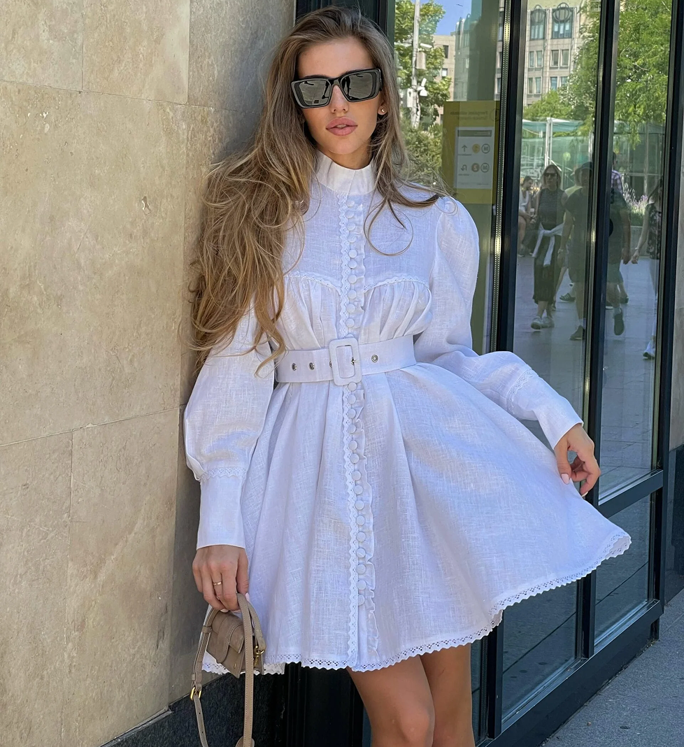 Le Charmie dress made of natural linen Alicia White