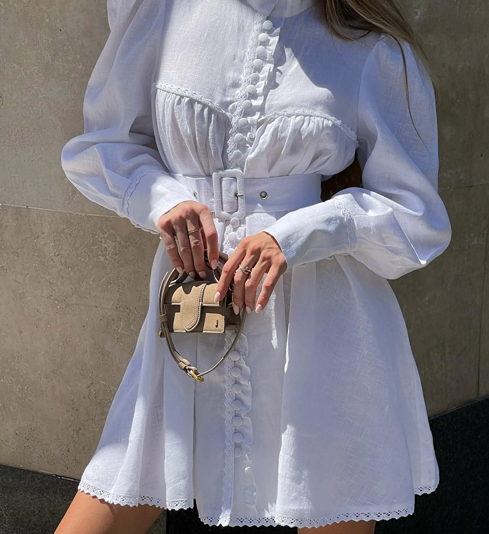 Le Charmie dress made of natural linen Alicia White