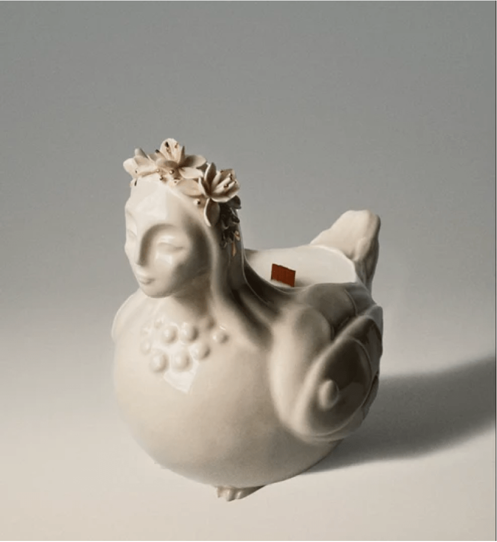NADRA Candle Holder with a Flower Wreath