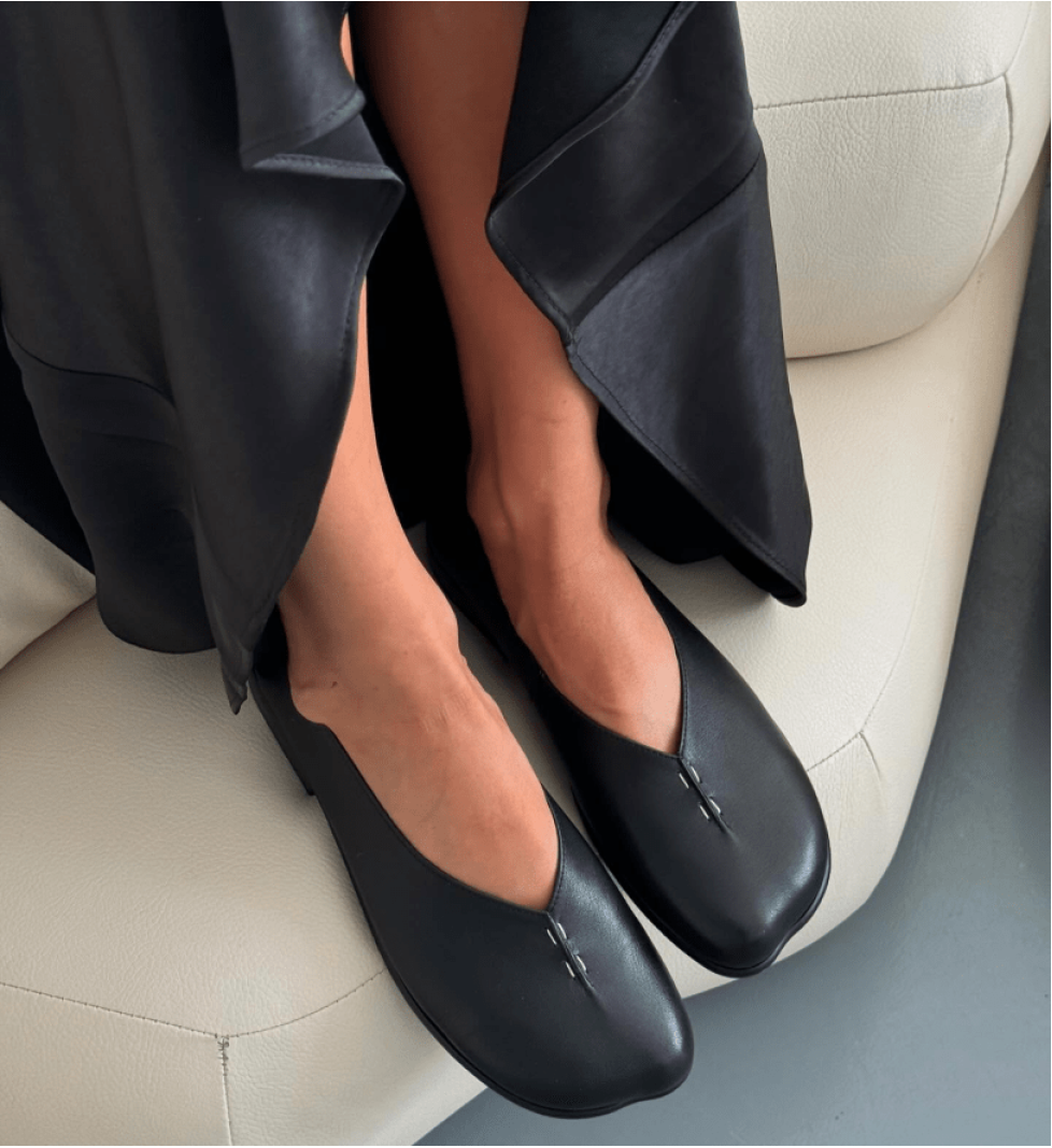R ONE ballet flats in anatomical shape made of genuine black leather