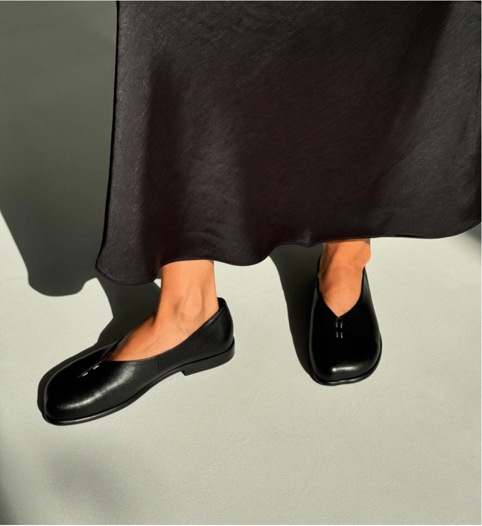 R ONE ballet flats in anatomical shape made of genuine black leather