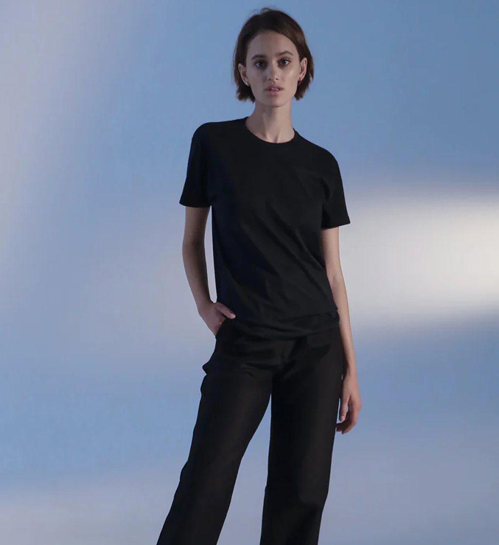 SEMENENKO Black t-shirt with a heart on the back