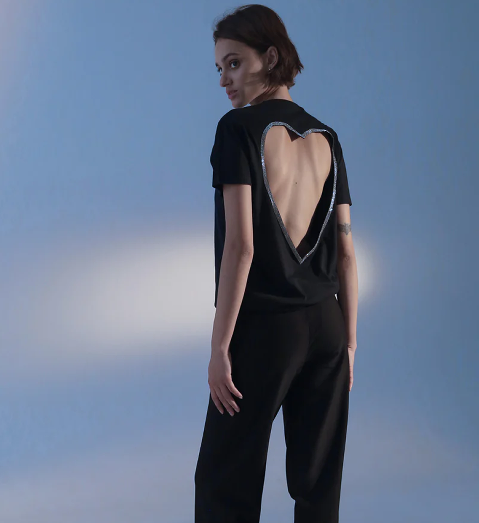 SEMENENKO Black t-shirt with a heart on the back