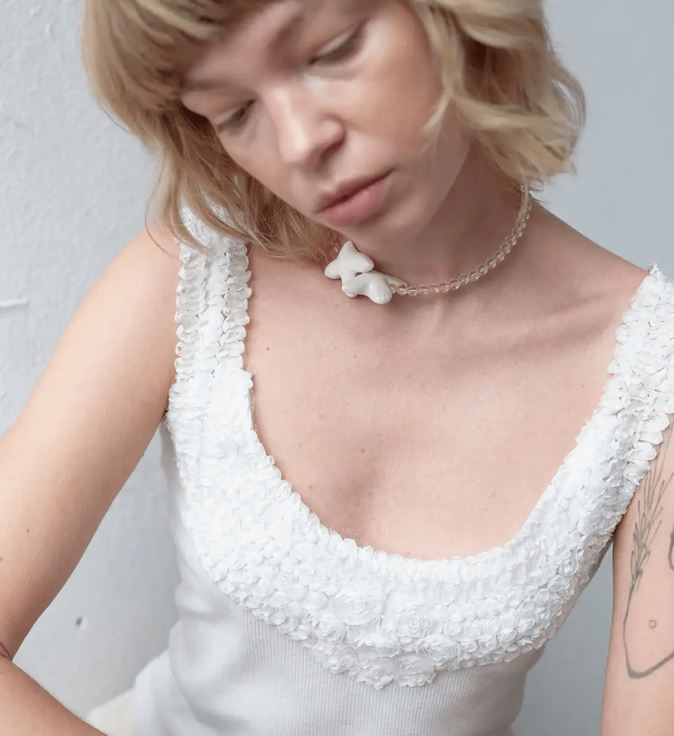 TSVITE TEREN MYRNI Necklace with rock crystal and a bird in silver